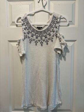 Falls Creek White Cold-Shoulder Tee with Black Embroidery